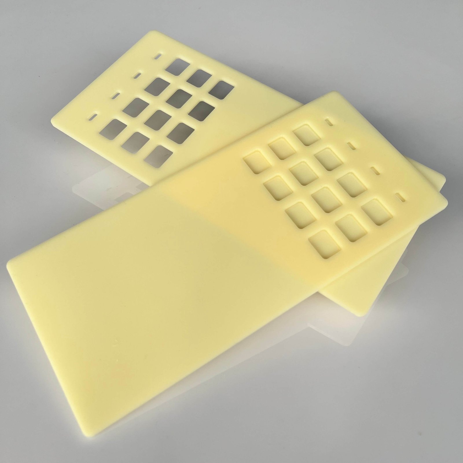 ABS plastic laser cutting method